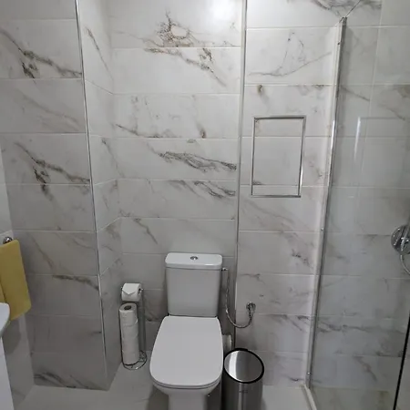 Reina Apartment- Next To Zoo And Close To Mall Paradise Σόφια