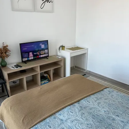Reina Apartment- Next To Zoo And Close To Mall Paradise Σόφια