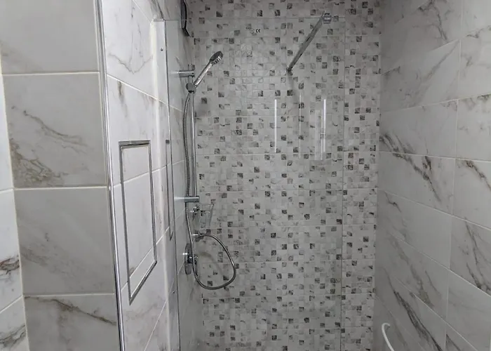 Lejlighed Reina Apartment- Next To Zoo And Close To Mall Paradise