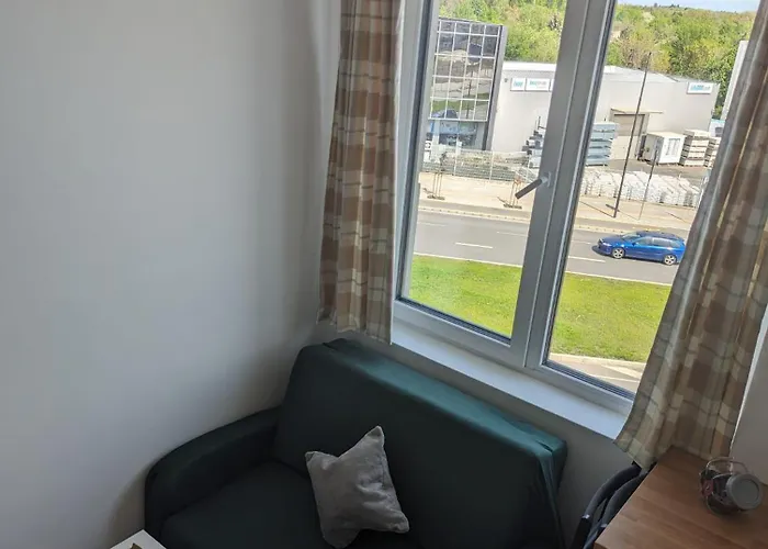 Reina Apartment- Next To Zoo And Close To Mall Paradise