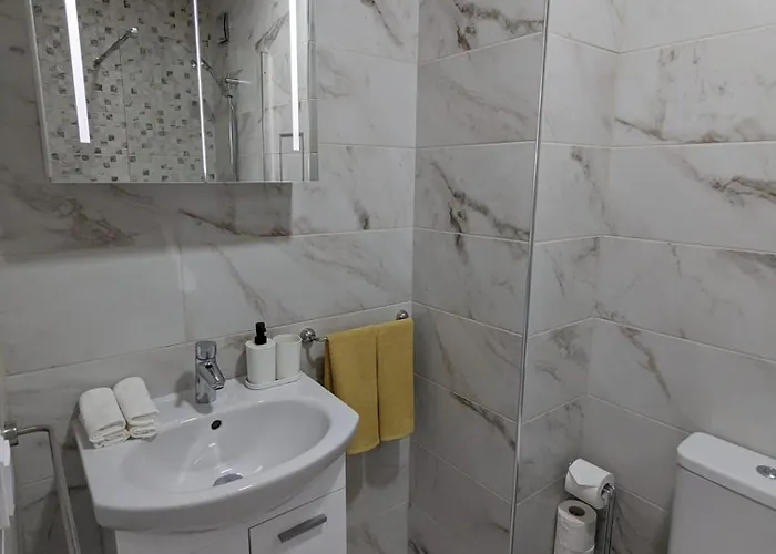 Lejlighed Reina Apartment- Next To Zoo And Close To Mall Paradise *