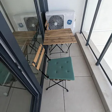 Lägenhet Reina Apartment- Next To Zoo And Close To Mall Paradise *